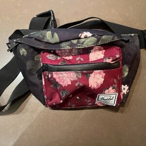 Herschel Seventeen Hip Pack Floral Pattern Excellent Pre-loved condition